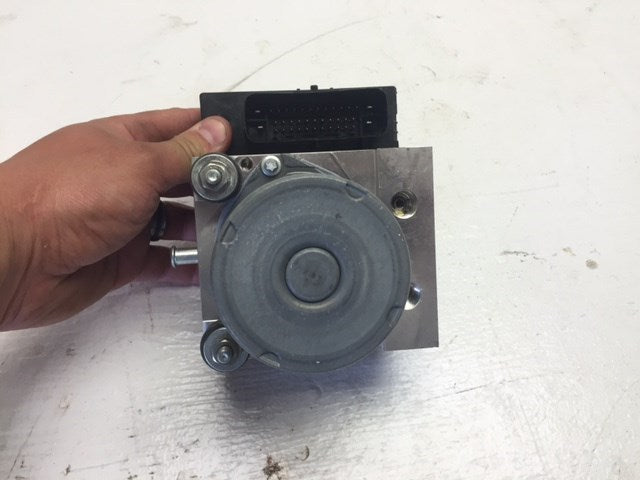 10 11 12 13 14 15 Chevrolet Camaro ZL1 SS ABS BRAKE PUMP MODULE ASSEMBLY