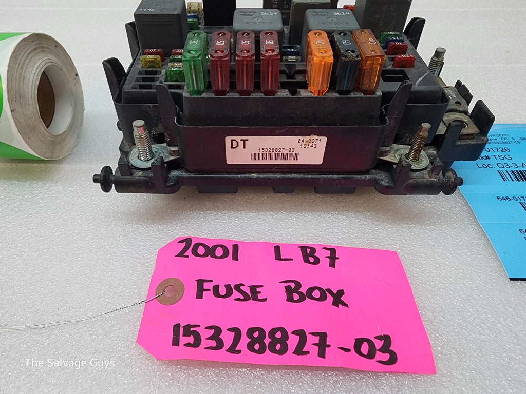 01 02 Chevrolet GMC SILVERADO SIERRA LLY UNDERHOOD FUSE RELAY BOX 15328827-03