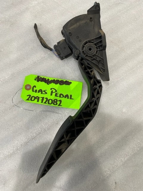 07-13 CHEVROLET GMC SIERRA SILVERADO DURAMAX 6.6 THROTTLE GAS PEDAL LML