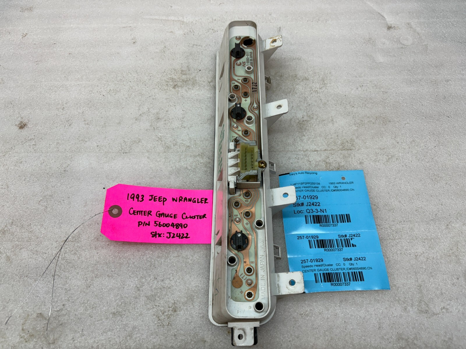 92-95 JEEP WRANGLER YJ OEM METRIC CENTER GAUGE CLUSTER P56004890