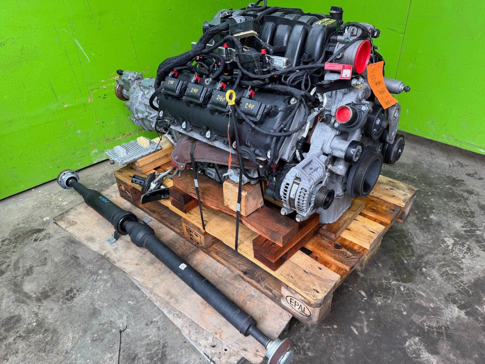 17 DODGE CHALLENGER RT COMPLETE 5.7 HEMI ENGINE W TR6060 MANUAL TRANSMISSION 35K