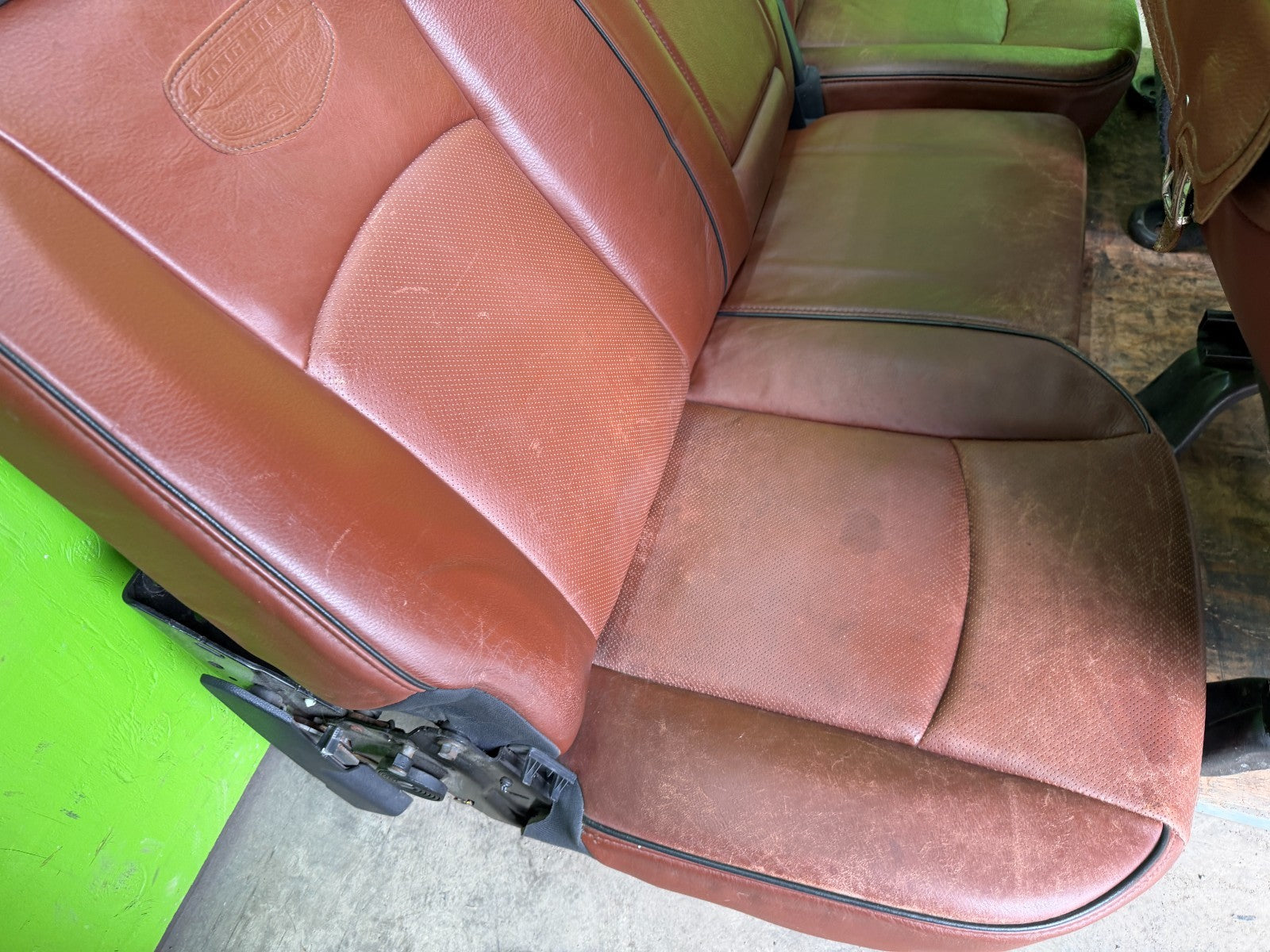10 11 12 DODGE RAM 2500 3500 LONGHORN FRONT REAR SEATS CONSOLE LID