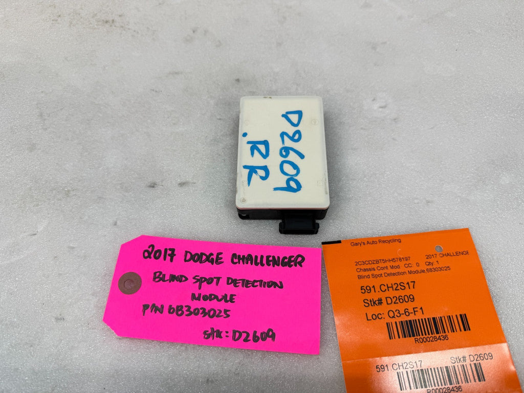 15-18 DODGE CHALLENGER SRT OEM LEFT RIGHT REAR BLIND SPOT SENSOR MODULE 68303025