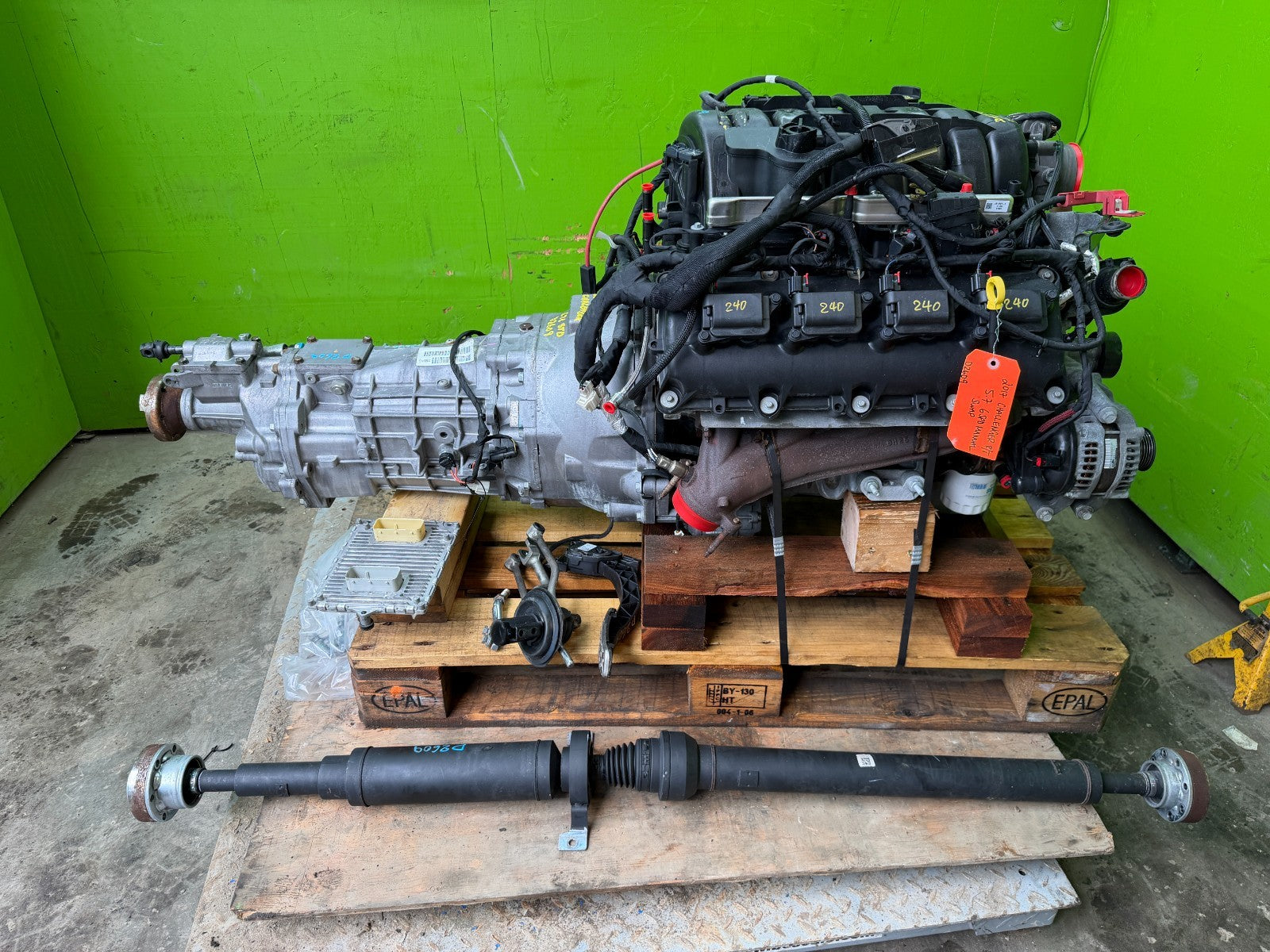 17 DODGE CHALLENGER RT COMPLETE 5.7 HEMI ENGINE W TR6060 MANUAL TRANSMISSION 35K