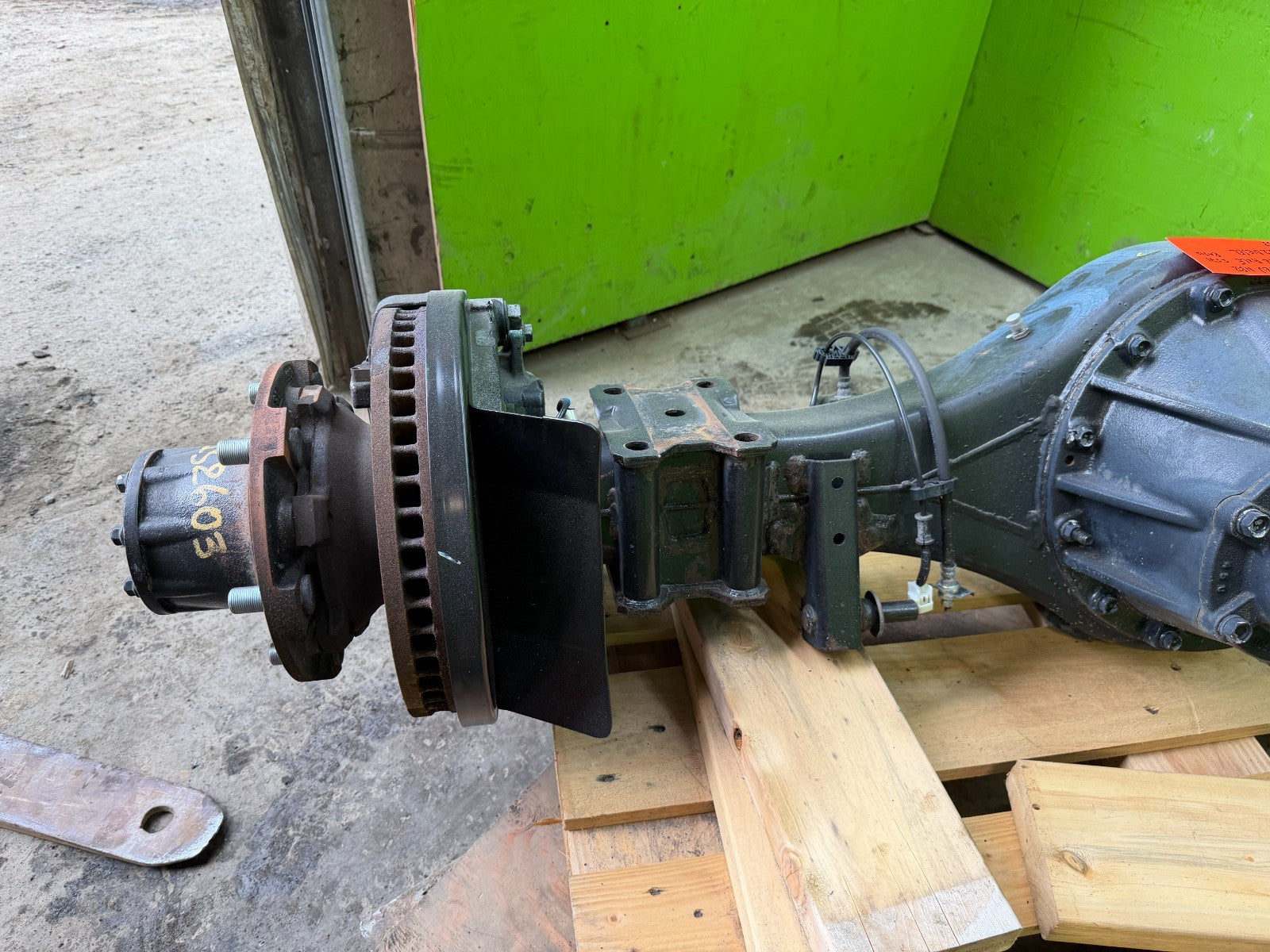 25 ISUZU NRR NPR NQR 5.2 DIESEL COMPLETE REAR DIFFERENTIAL AXLE 5.571 RATIO