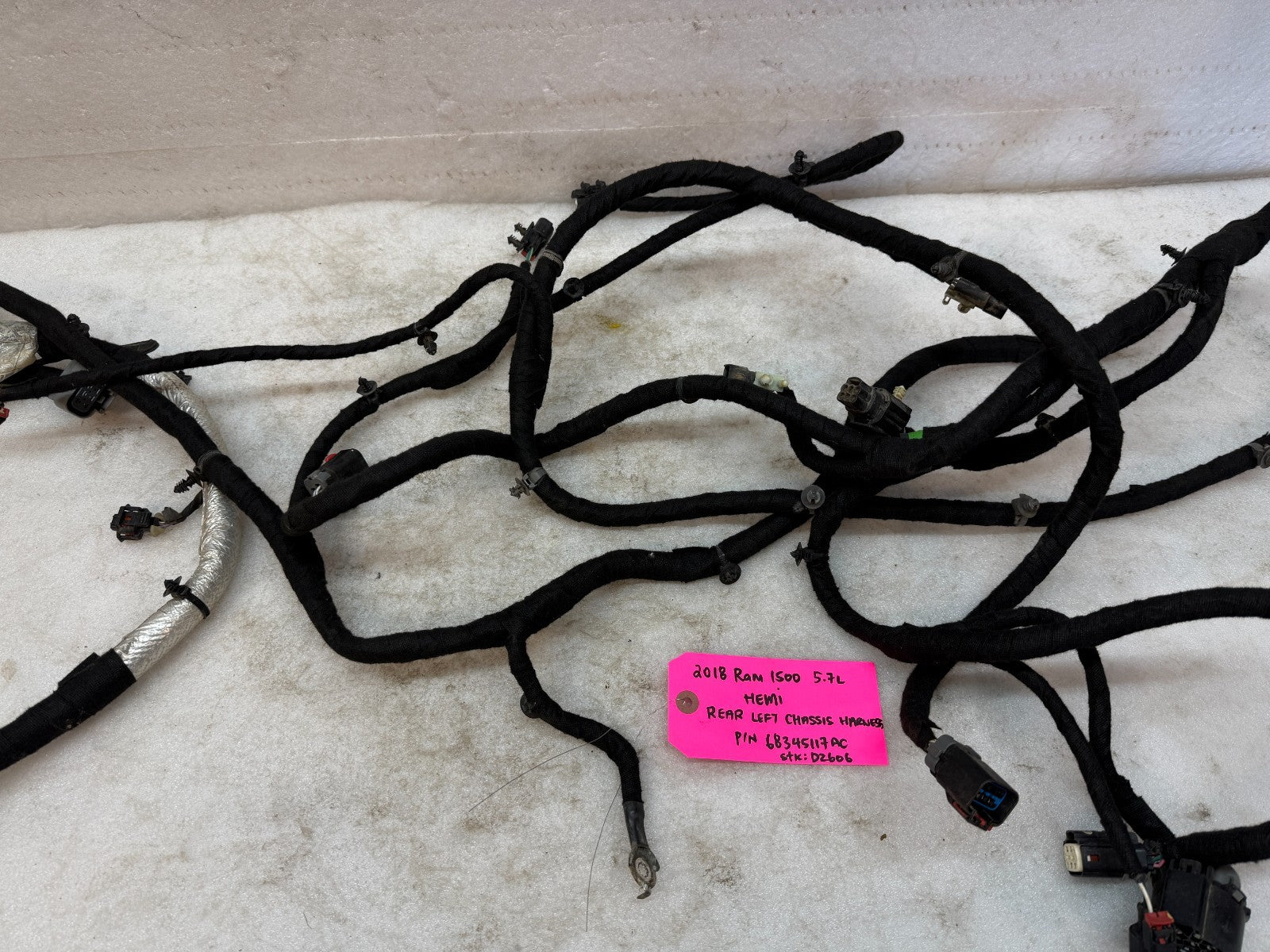 18 19 DODGE RAM SPORT 1500 5.7 LEFT SIDE CHASSIS FRAME HARNESS LOOM 68345117AC