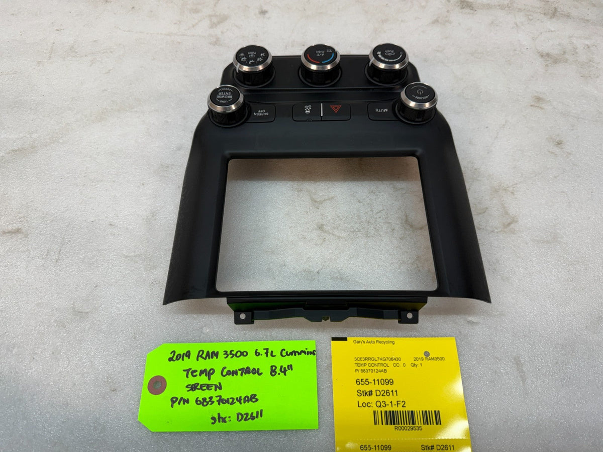 19 20 RAM 1500 2500 3500 8.4" MEDIA DASH TRIM BEZEL HEATER CONTROL 68370124AB