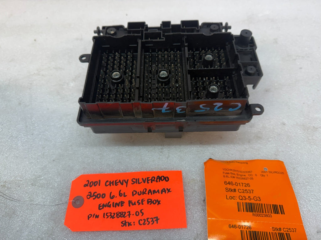 01 02 Chevrolet GMC SILVERADO SIERRA LLY UNDERHOOD FUSE RELAY BOX 15328827-05