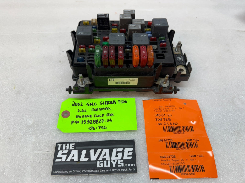 01 02 Chevrolet GMC SILVERADO SIERRA LB7 UNDERHOOD FUSE RELAY BOX 15328827-03