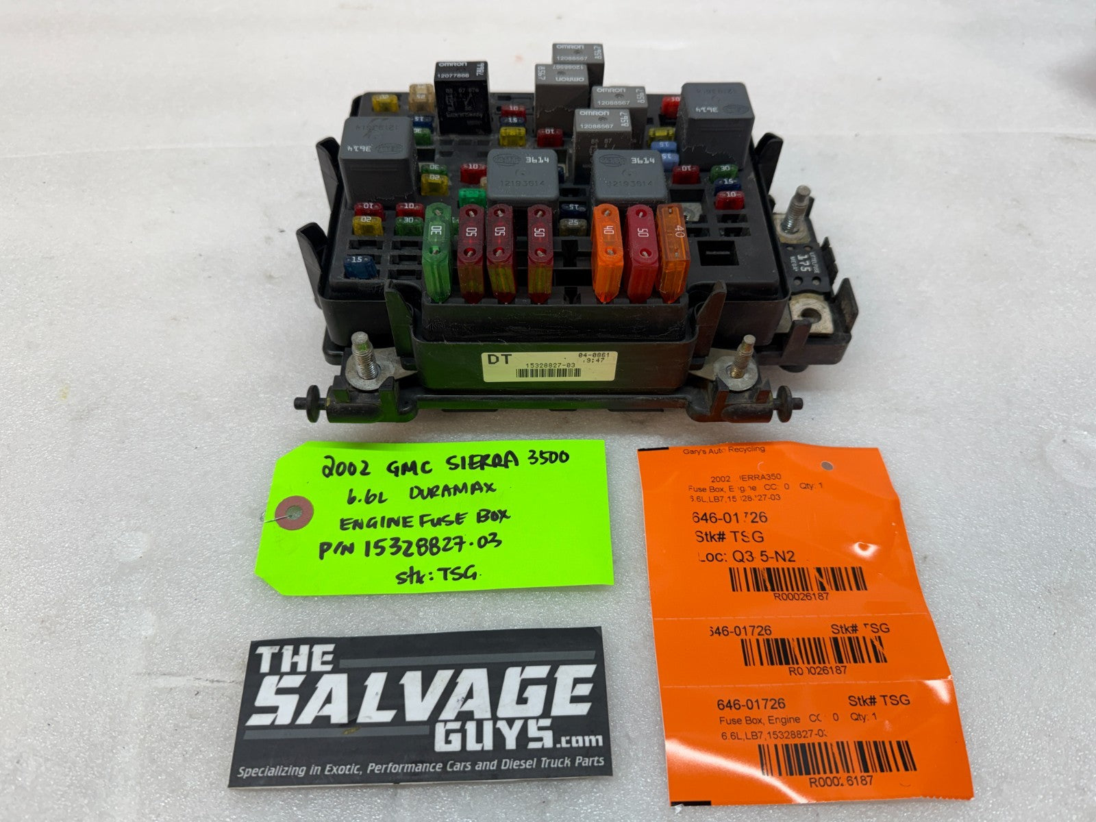 01 02 Chevrolet GMC SILVERADO SIERRA LB7 UNDERHOOD FUSE RELAY BOX 15328827-03