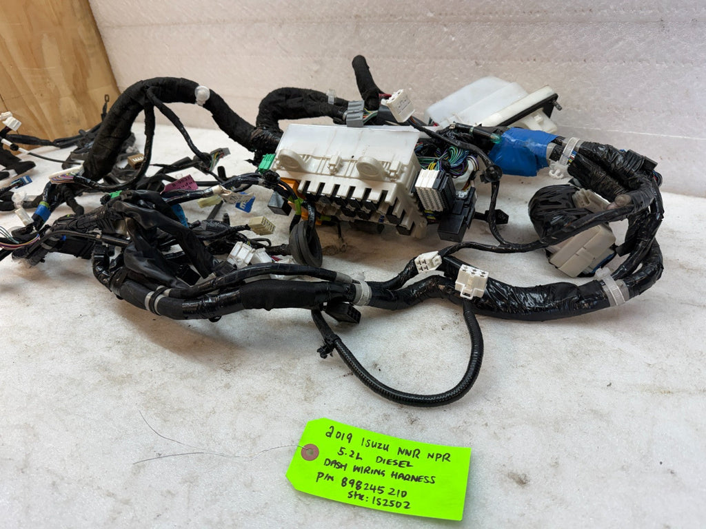 19 ISUZU NRR NQR 5.2 DASH WIRING HARNESS LOOM 898245210
