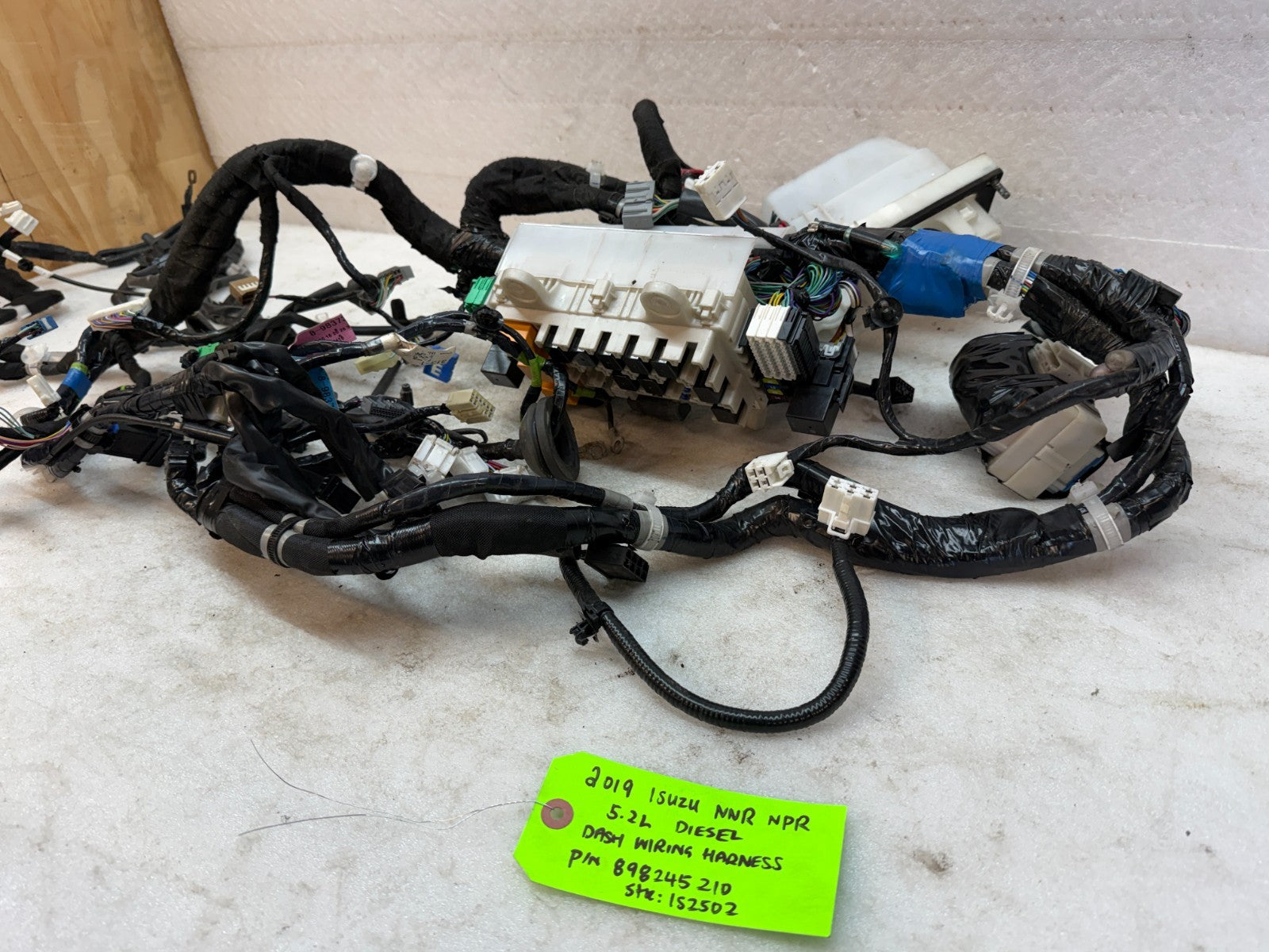 19 ISUZU NRR NQR 5.2 DASH WIRING HARNESS LOOM 898245210