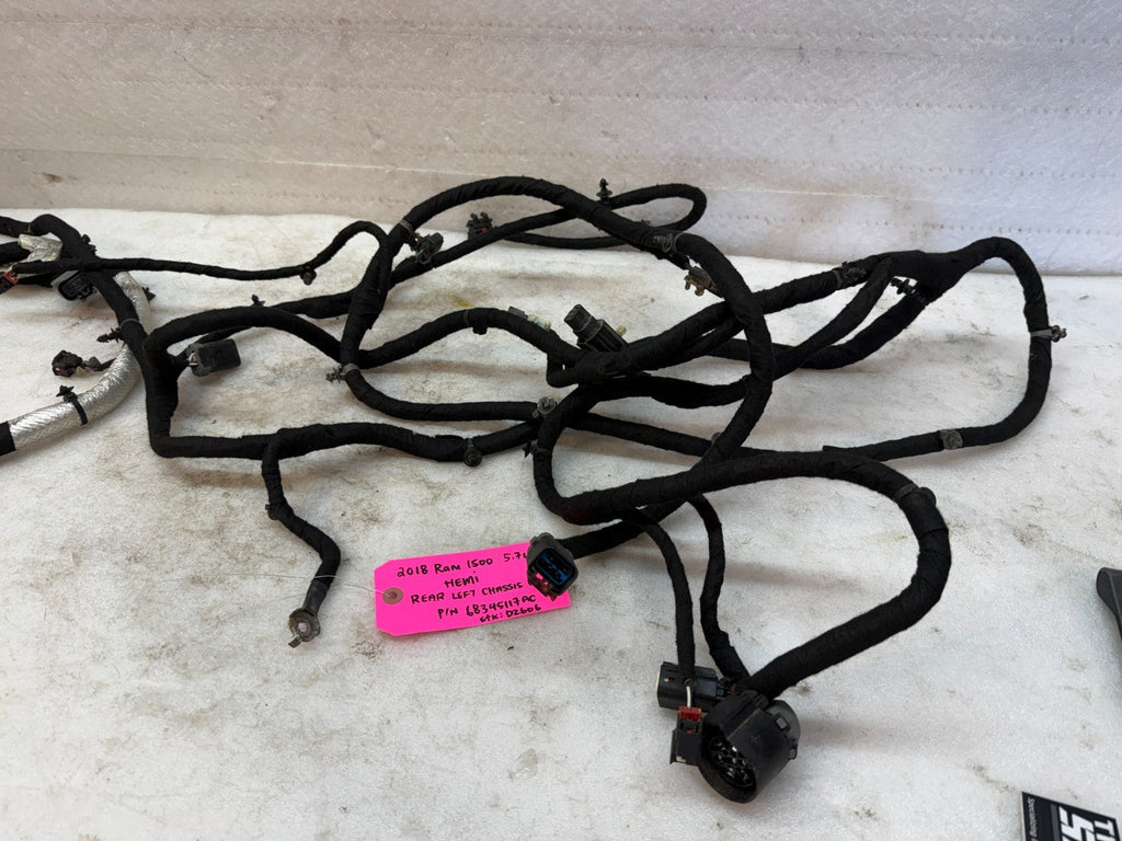 18 19 DODGE RAM SPORT 1500 5.7 LEFT SIDE CHASSIS FRAME HARNESS LOOM 68345117AC