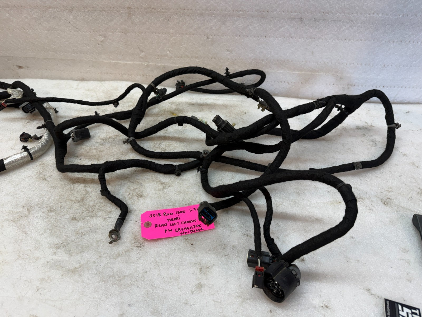 18 19 DODGE RAM SPORT 1500 5.7 LEFT SIDE CHASSIS FRAME HARNESS LOOM 68345117AC