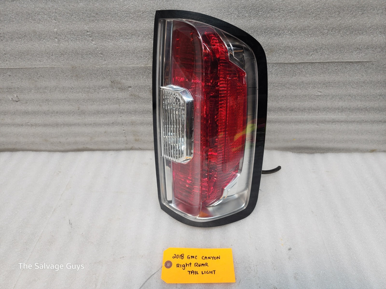 15-22 GMC CANYON COLORADO OEM LEFT REAR TAILLIGHT TAIL LAMP