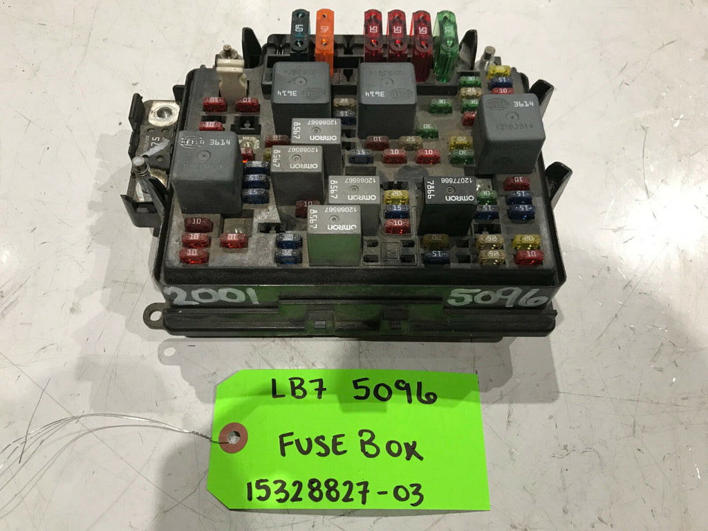 01-05 Chevrolet GMC SILVERADO SIERRA 6.6 LB7 UNDERHOOD FUSEBOX RELAY 15328827-03