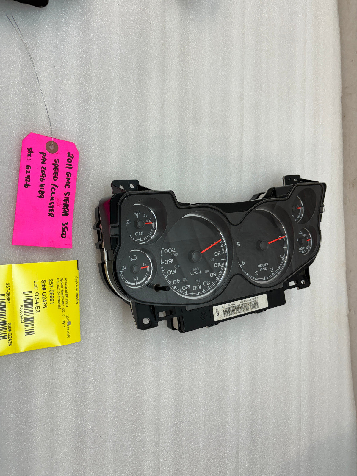 11-14 Chevrolet GMC 2500HD 3500HD SPEEDOMETER DASH GAUGE CLUSTER METRIC 20964189