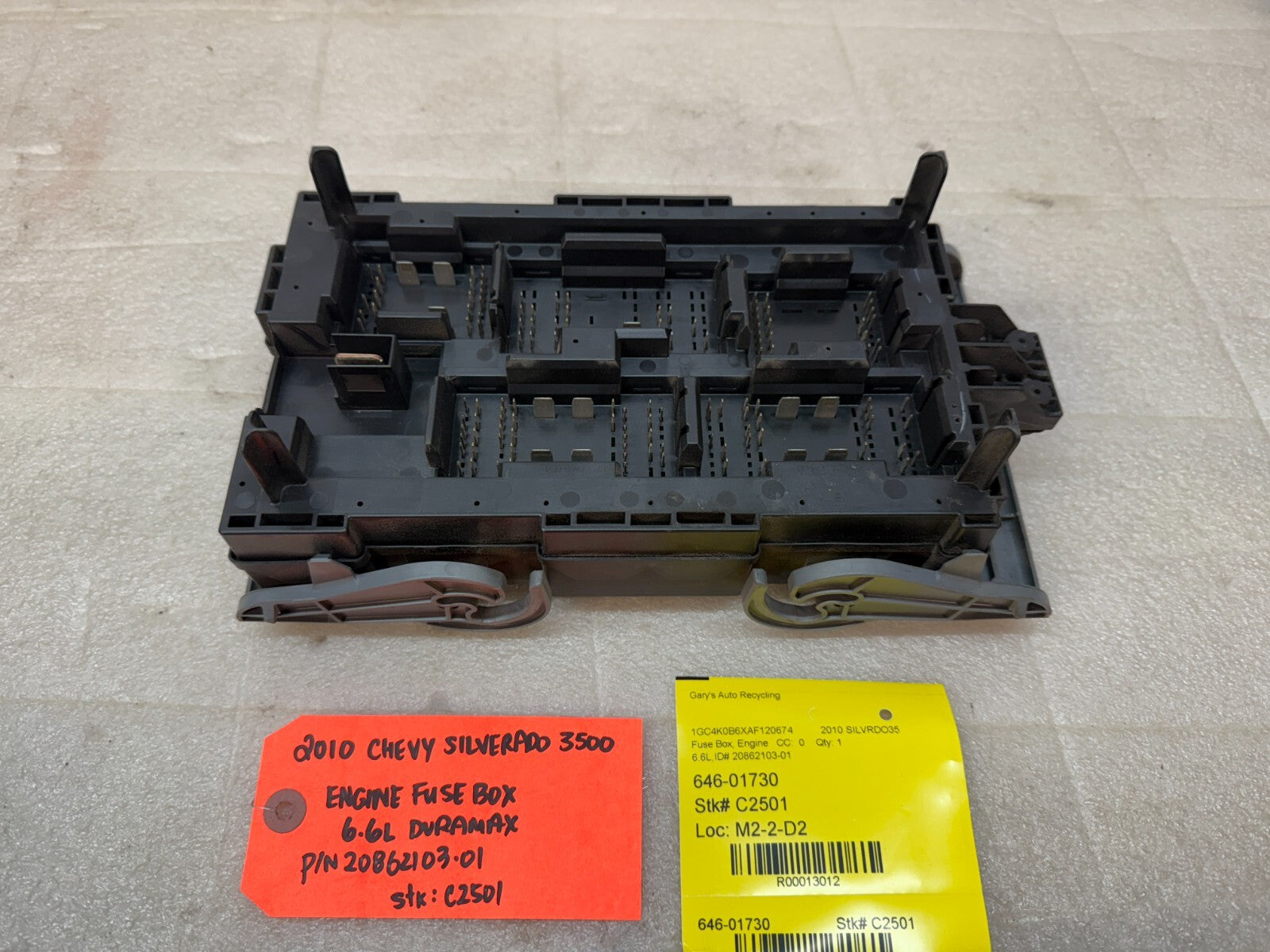 08-10 Chevrolet GMC 2500hd SIERRA 6.6 LMM UNDERHOOD FUSE RELAY BOX 25833305-03