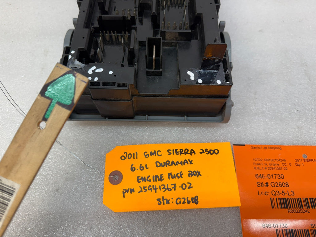 11-14 GMC CHEVROLET SILVERADO 2500HD 3500HD 6.6 LML FUSE RELAY BOX 25941367-02