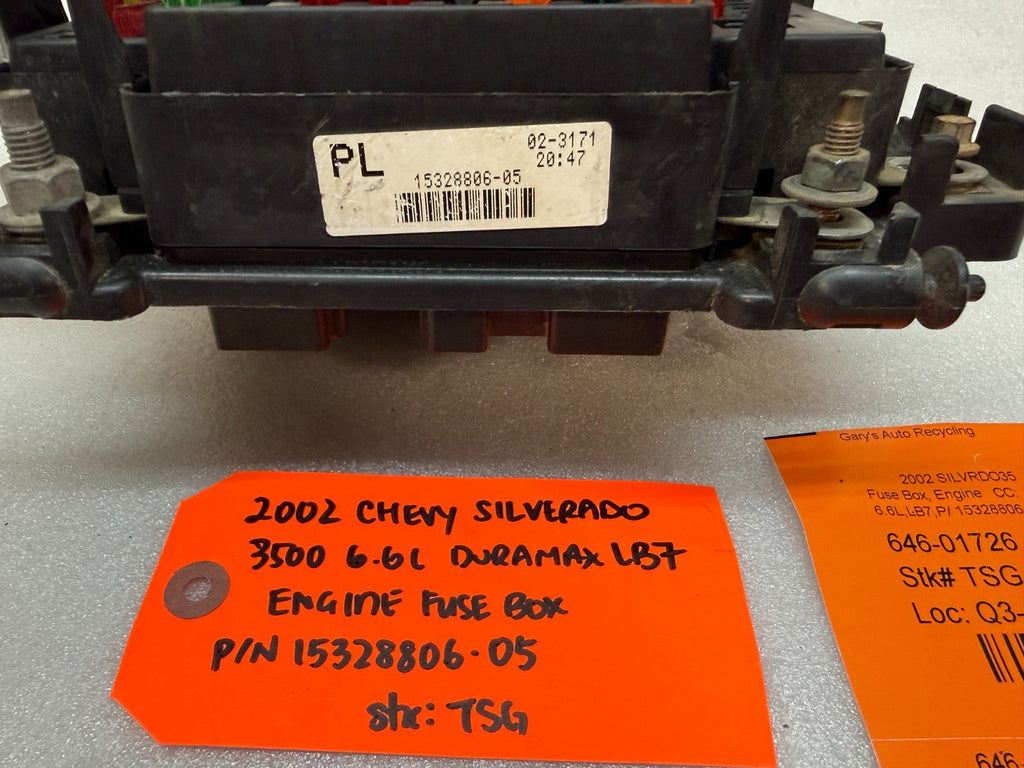 01-05 Chevrolet GMC 2500hd SIERRA 6.6 LB7 UNDERHOOD FUSE RELAY BOX 15328806-05