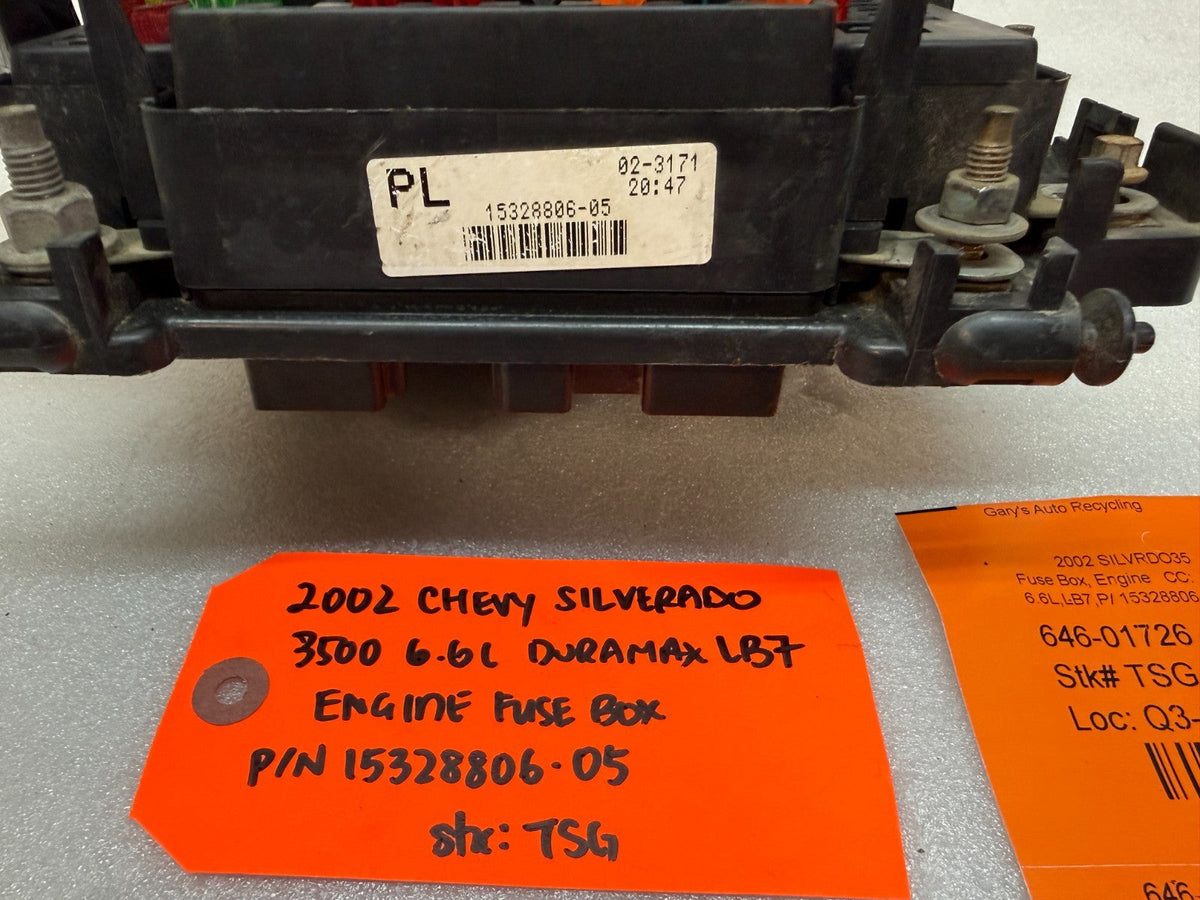 01-05 Chevrolet GMC 2500hd SIERRA 6.6 LB7 UNDERHOOD FUSE RELAY BOX 15328806-05