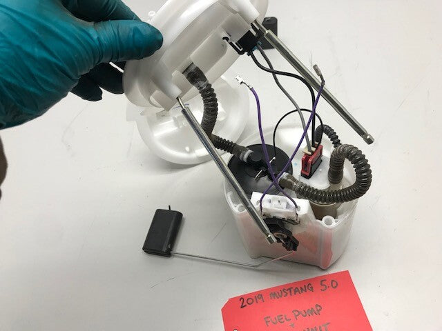 2019 FORD MUSTANG 5.0 GT COYOTE OEM FUEL PUMP SENDING UNIT ASSEMBLY 18 19