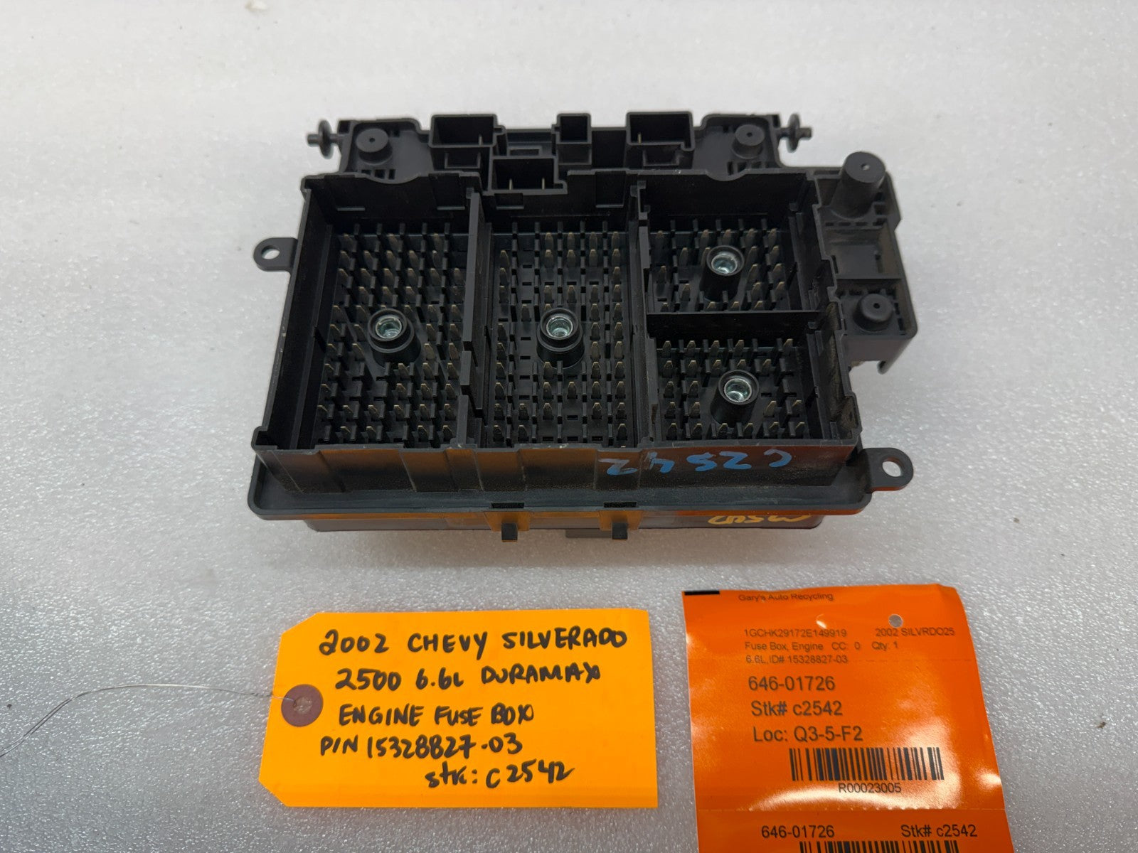 01 02 Chevrolet GMC SILVERADO SIERRA LLY UNDERHOOD FUSE RELAY BOX 15328827-03