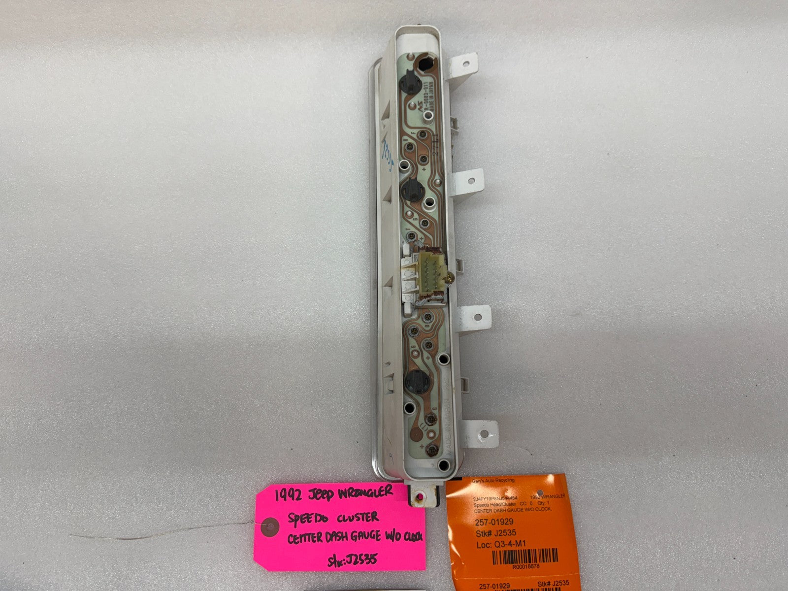 92-95 JEEP WRANGLER YJ OEM METRIC CENTER GAUGE CLUSTER P56004890