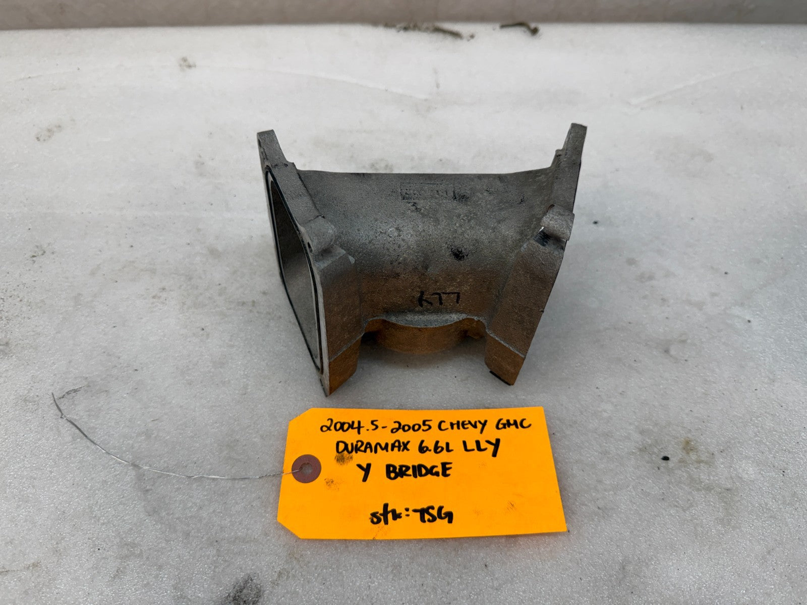04.5-05 GMC CHEVROLET LLY 6.6 DURAMAX Y-BRIDGE INTAKE MANIFOLD