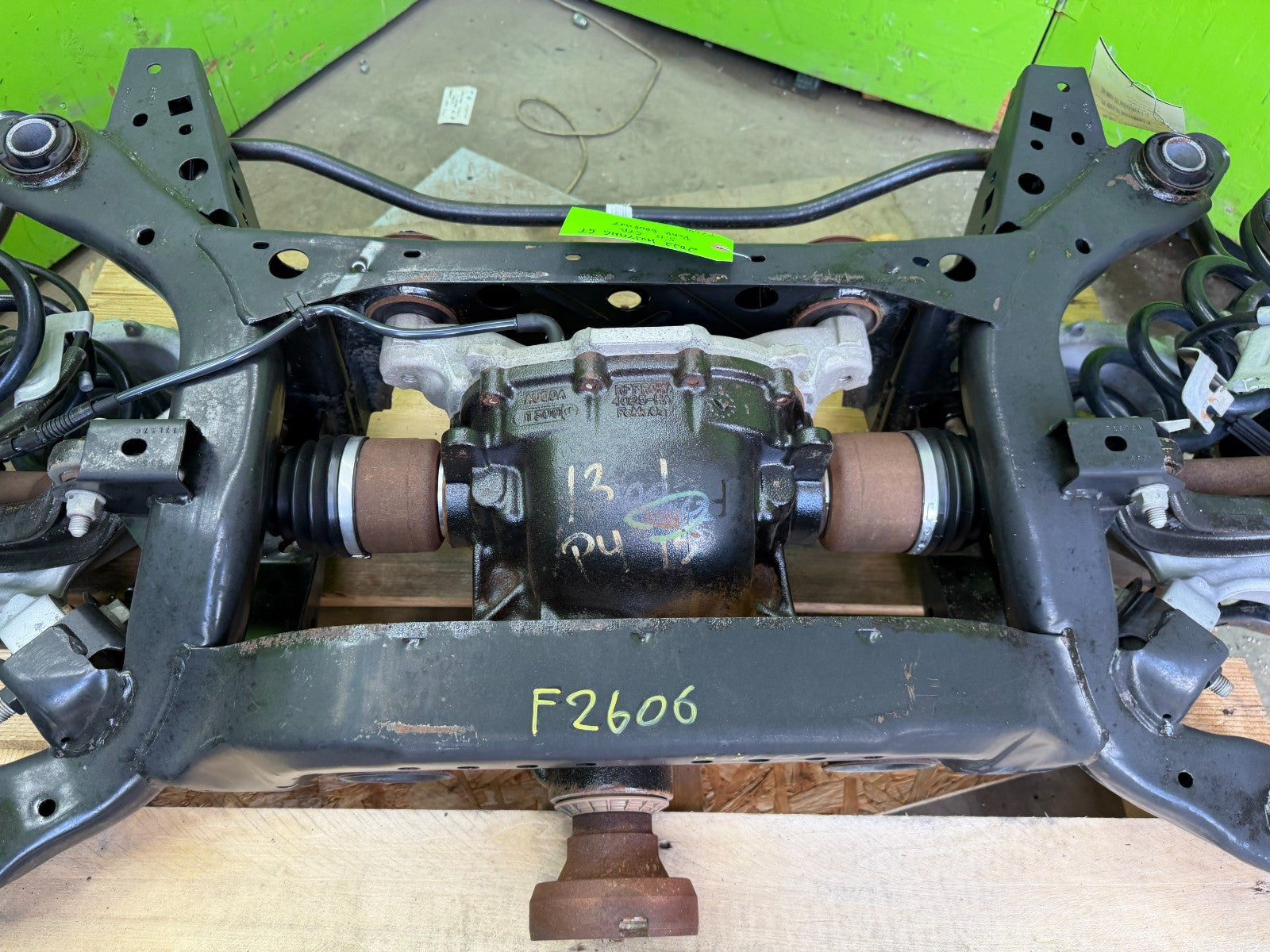 15-22 FORD MUSTANG GT 5.0 REAR SUSPENSION AXLE DIFFERENTIAL 3.55 GEARS