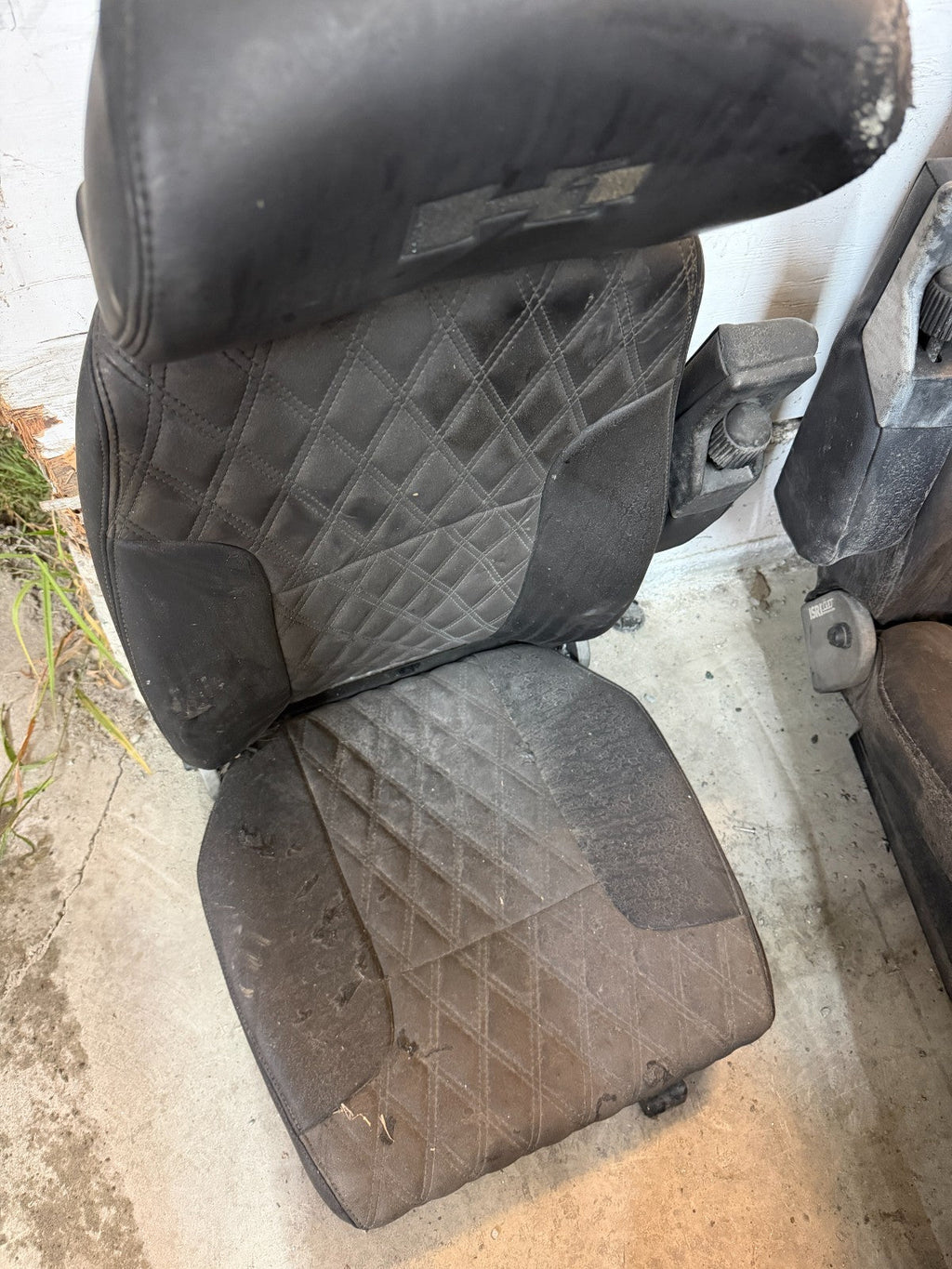 HUMMER H1 M998 SET OF COMPLETE FRONT REAR SEATS BASE SPRINGS ETC CORES FOR REDO