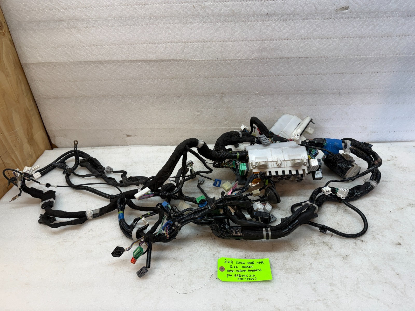 19 ISUZU NRR NQR 5.2 DASH WIRING HARNESS LOOM 898245210
