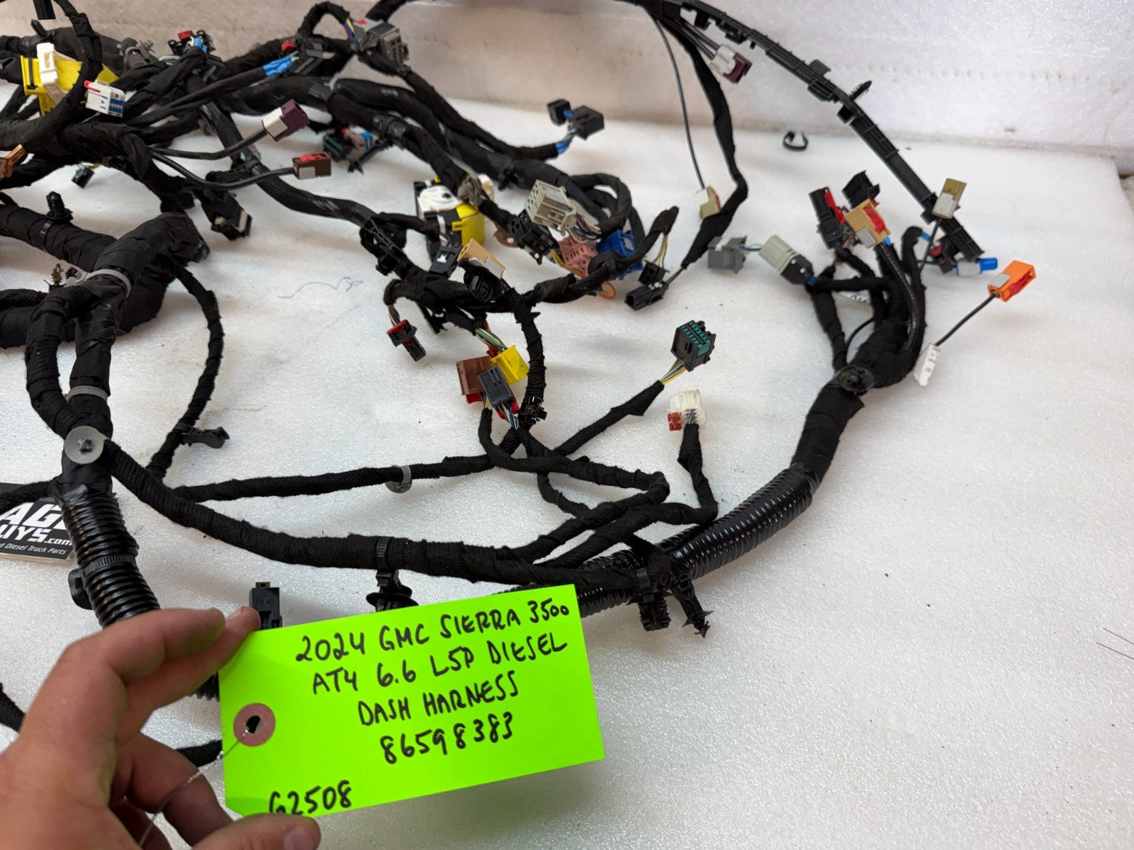 24 25 Chevrolet GMC SIERRA DASH GAUGE CLUSTER MEDIA WIRING HARNESS 86598383