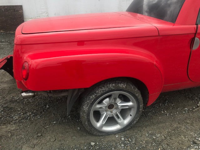 03 04 05 06 CHEVROLET SSR OEM RED COMPLETE BOX LEFT AND RIGHT W/ TONNEAU COVER