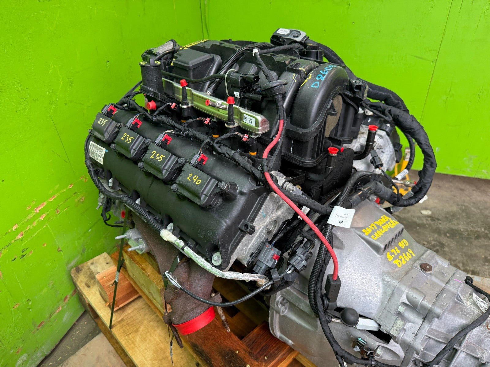 17 DODGE CHALLENGER RT COMPLETE 5.7 HEMI ENGINE W TR6060 MANUAL TRANSMISSION 35K