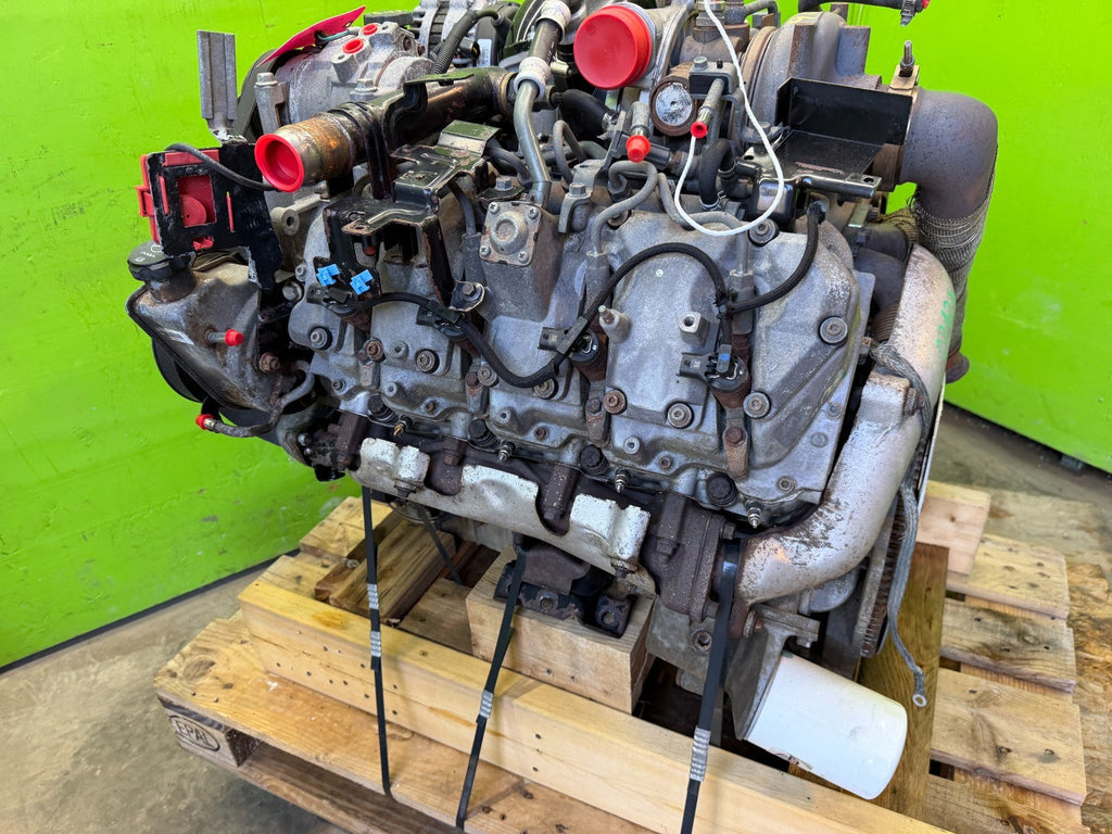 04 05 CHEVROLET GMC 2500 3500 6.6 LLY DURAMAX DIESEL ENGINE MOTOR NO CORE!!