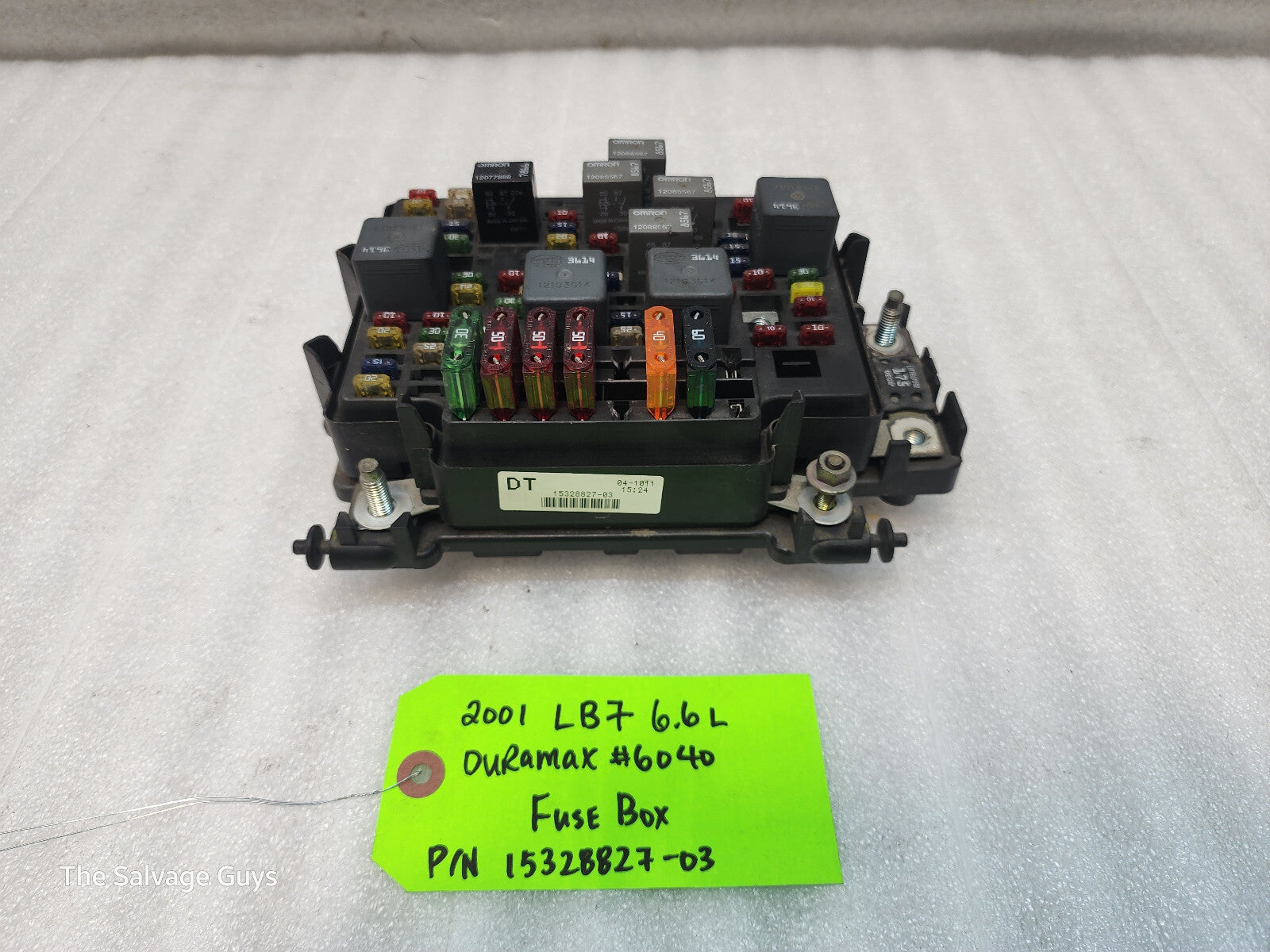 01-05 Chevrolet GMC SILVERADO SIERRA 6.6 LB7 UNDERHOOD FUSEBOX RELAY 15328827-03