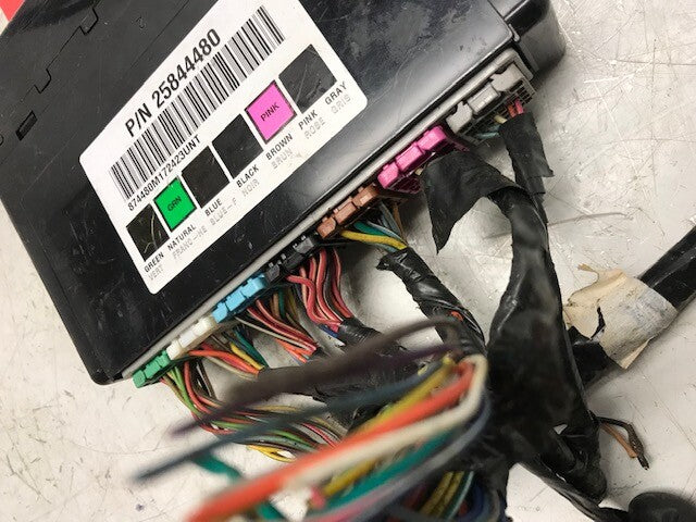 08 09 10 Chevrolet GMC DURAMAX LMM 6.6 BCM BODY CONTROL MODULE WIRING 25844480