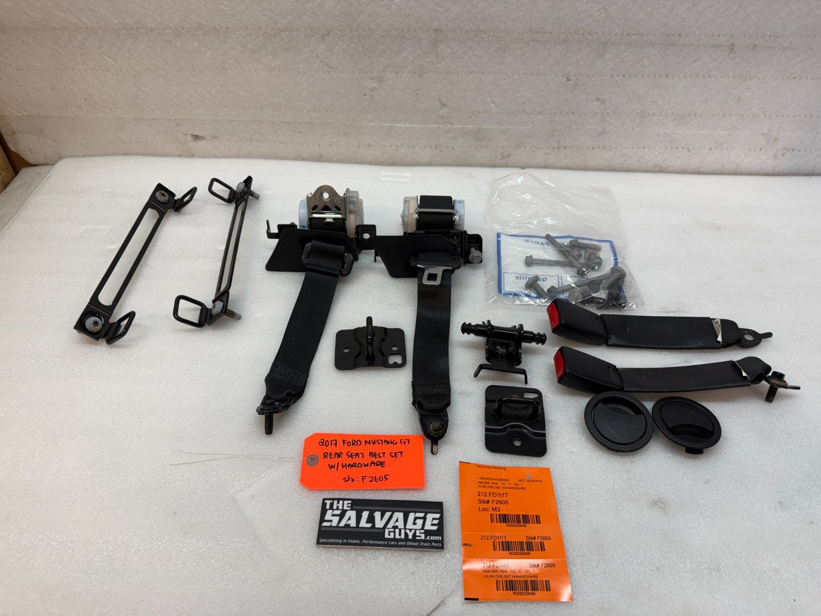 15-22 FORD MUSTANG GT 5.0 REAR SEATBELTS BELTS BRACKETS HARDWARE
