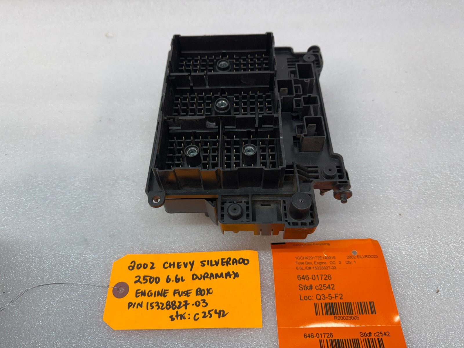 01 02 Chevrolet GMC SILVERADO SIERRA LLY UNDERHOOD FUSE RELAY BOX 15328827-03