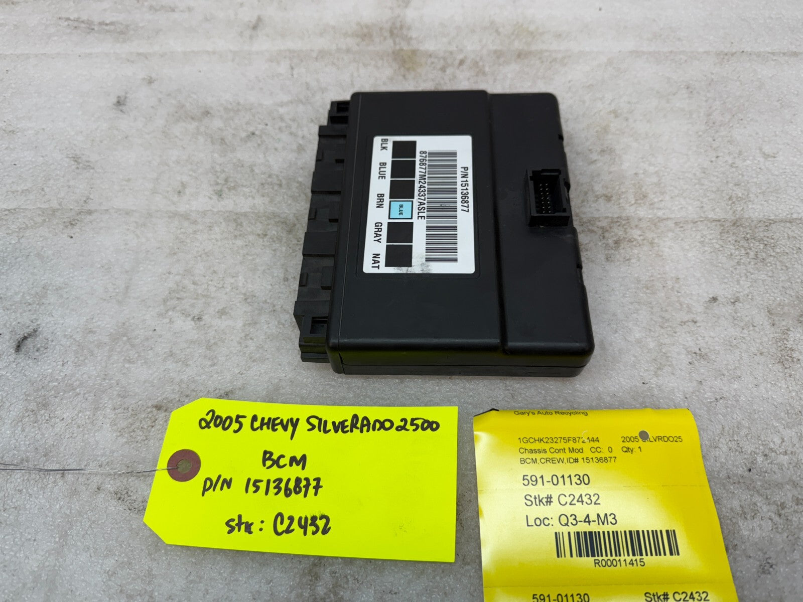 04 05 Chevrolet GMC DURAMAX LLY 6.6 BODY CONTROL MODULE BCM 15136877