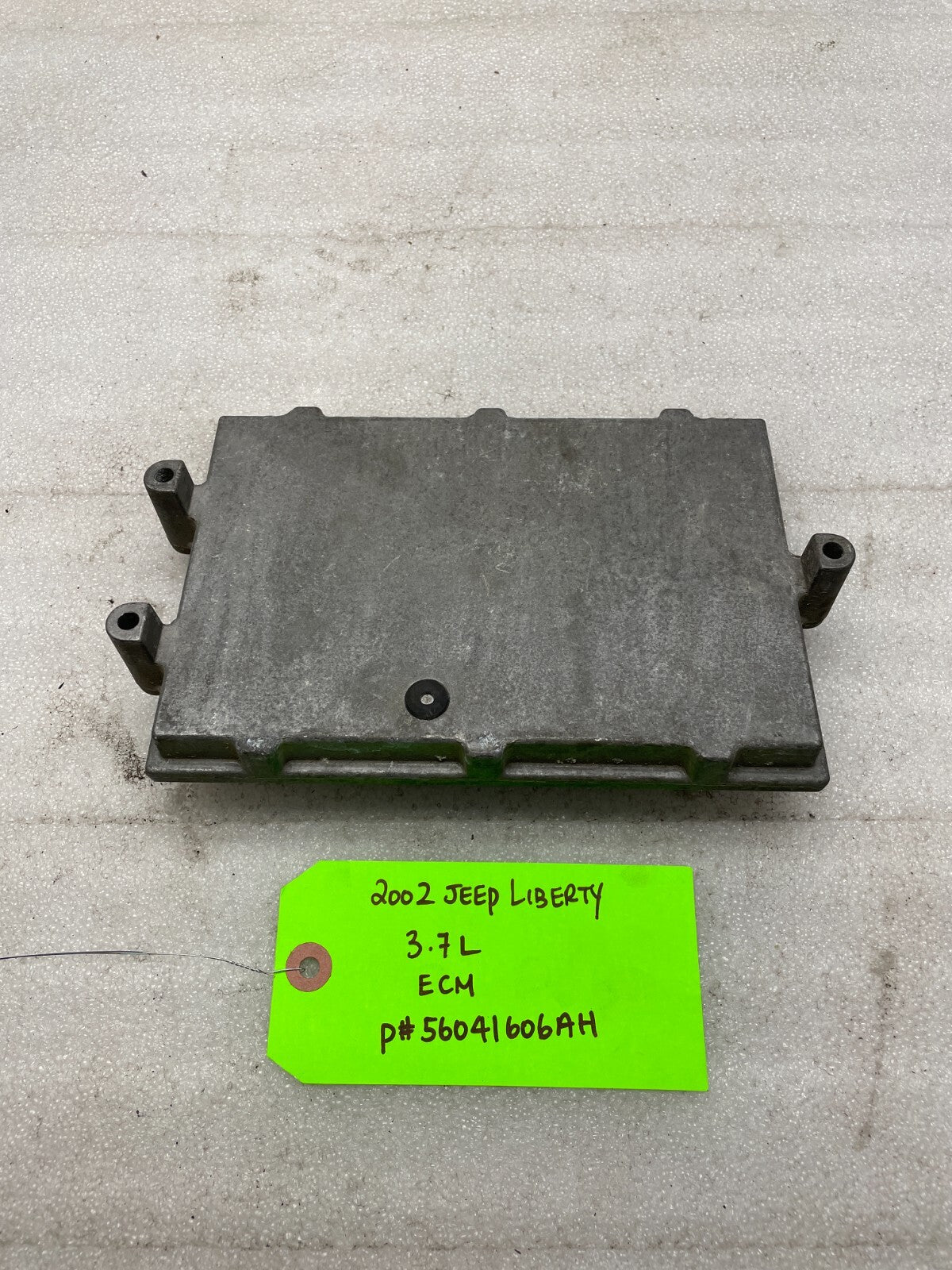 02 JEEP LIBERTY 3.7 AUTOMATIC ENGINE COMPUTER ECM ECU 56041606AH
