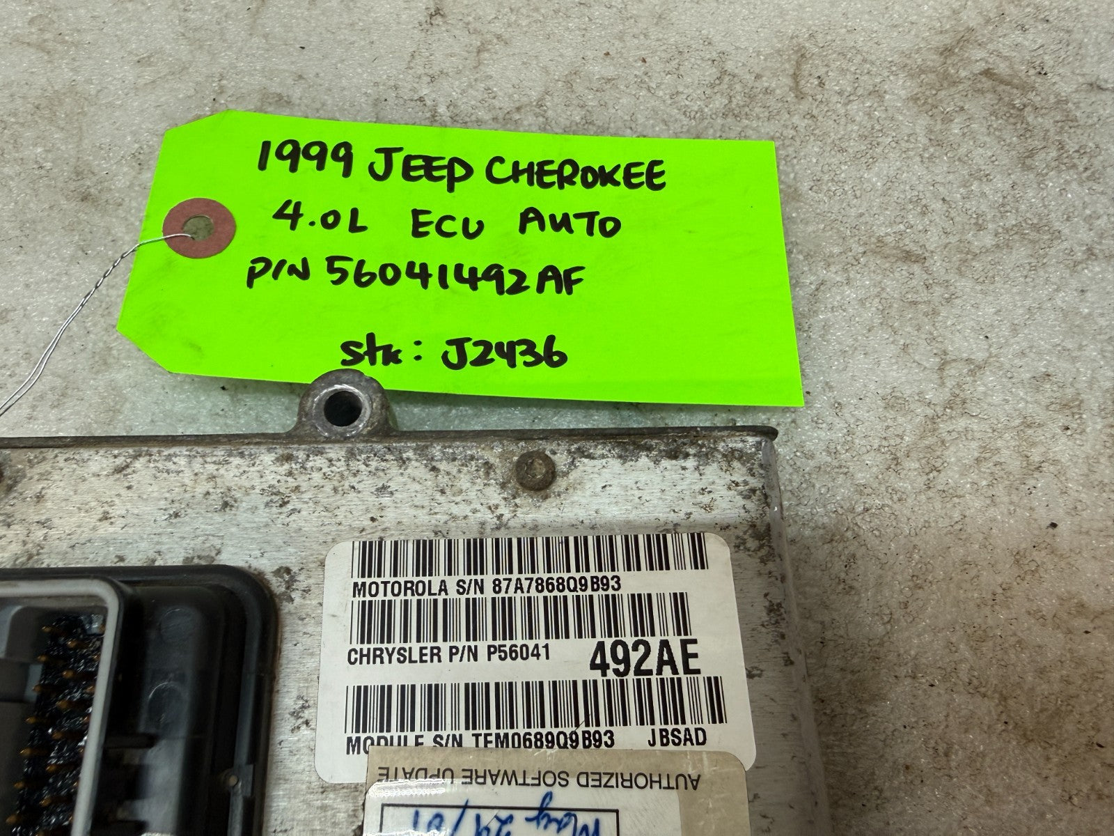 99 JEEP CHEROKEE XJ 4.0 AUTOMATIC ENGINE COMPUTER ECM ECU P56041534AE 56041492AF