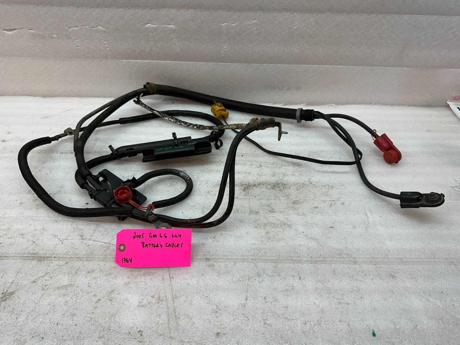 04 05 GMC CHEVROLET SILVERADO 2500HD 3500HD 6.6 LLY OEM BATTERY CABLES
