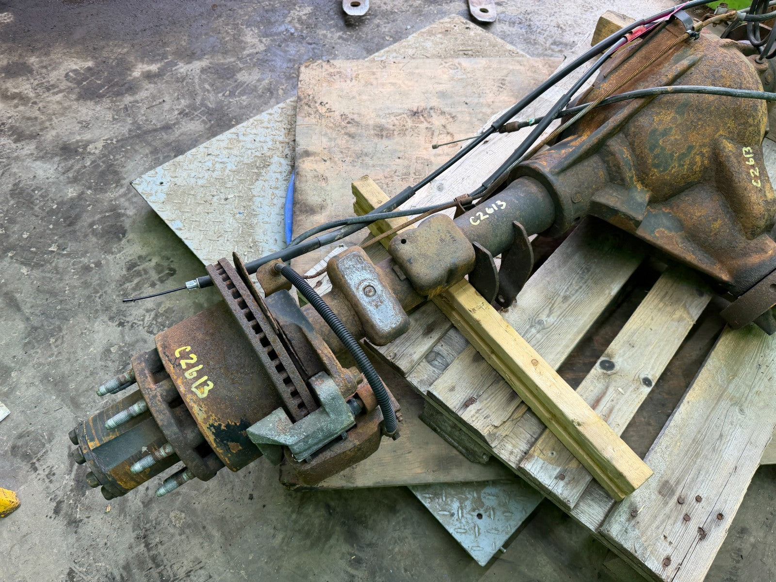 01-07 GMC SIERRA SILVERADO 3500HD DRW REAR DIFFERENTIAL AXLE GT4 G80 3.73
