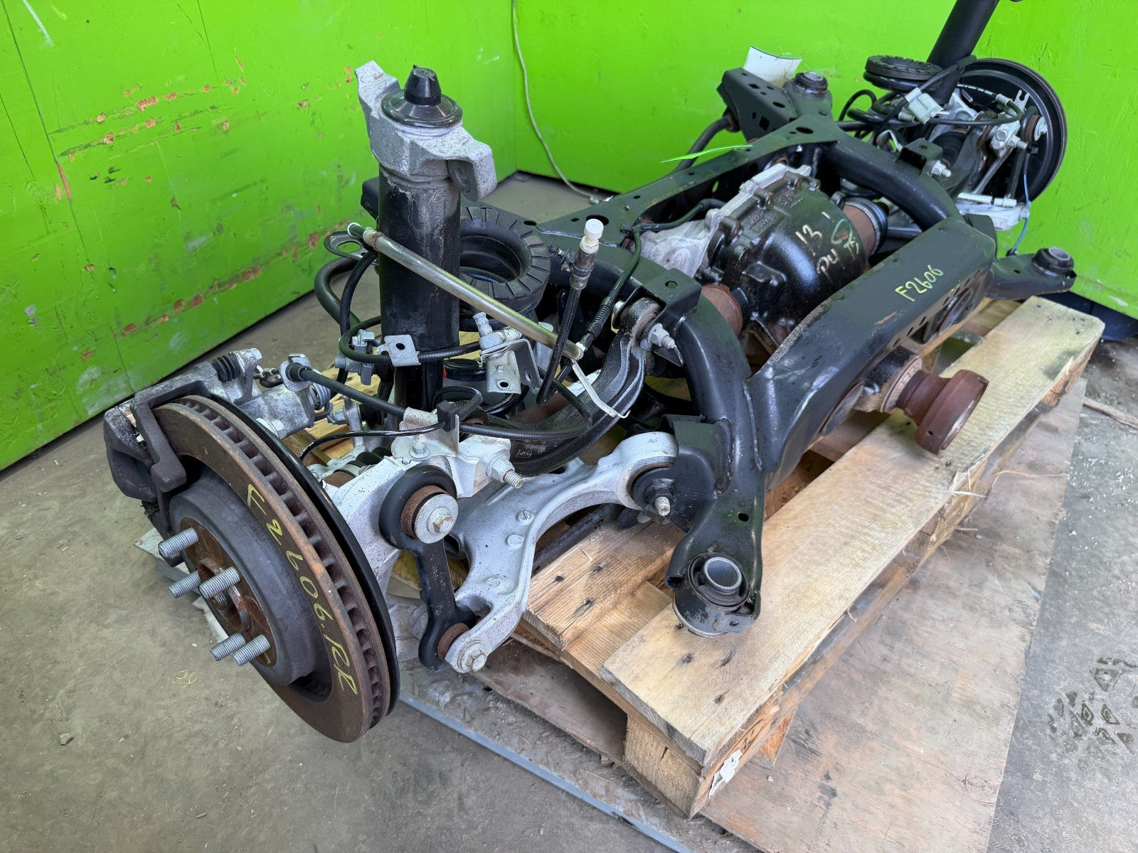 15-22 FORD MUSTANG GT 5.0 REAR SUSPENSION AXLE DIFFERENTIAL 3.55 GEARS