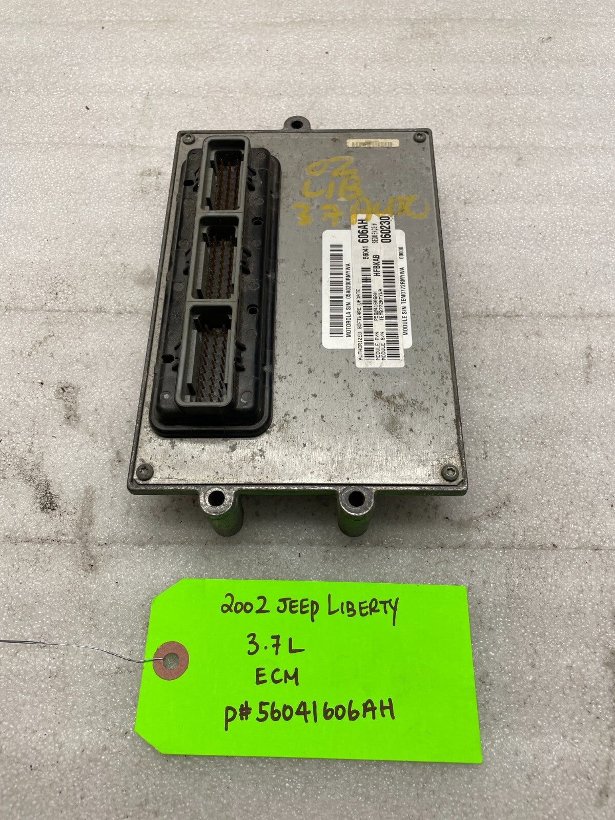02 JEEP LIBERTY 3.7 AUTOMATIC ENGINE COMPUTER ECM ECU 56041606AH
