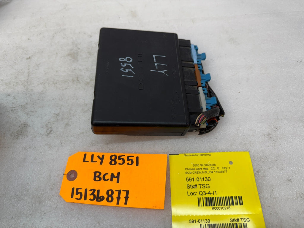 04 05 Chevrolet GMC DURAMAX LLY 6.6 BODY CONTROL MODULE BCM 15136877