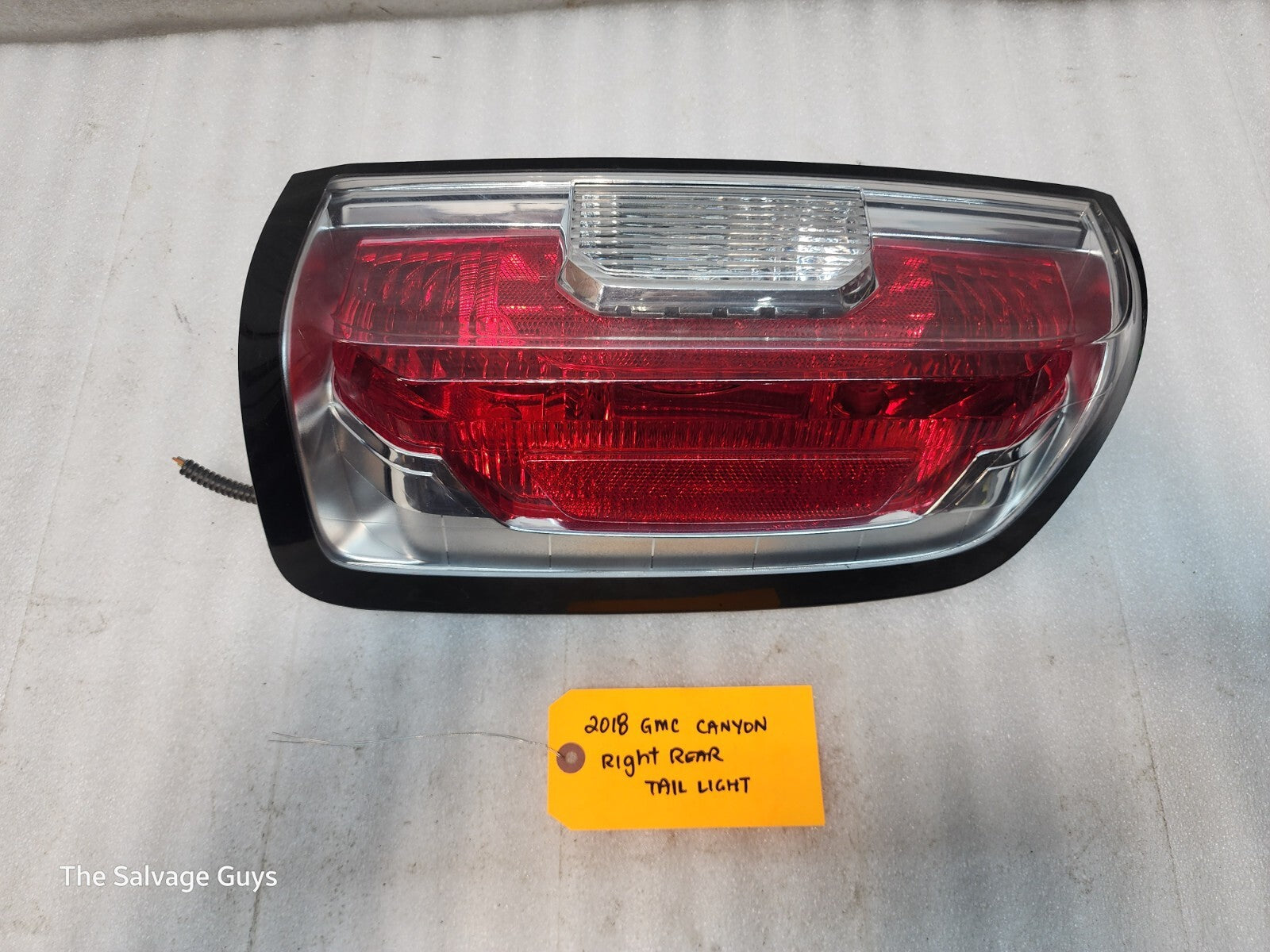 15-22 GMC CANYON COLORADO OEM LEFT REAR TAILLIGHT TAIL LAMP