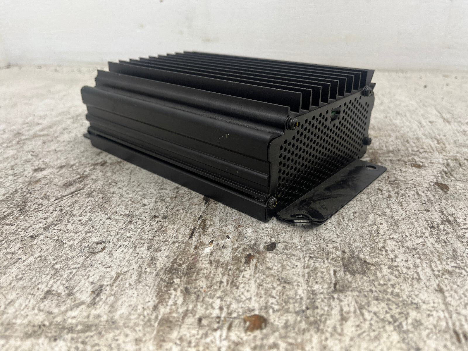 03-09 MERCEDES R230 SL500 SL55 AMG OEM BOSE STEREO RADIO AMPLIFIER 2308200189